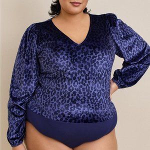 ❤️NWT TORRID BODYSUIT - LEOPARD ANIMAL PRINT STRETCH VELVET PUFFY SLEEVES V-NECK